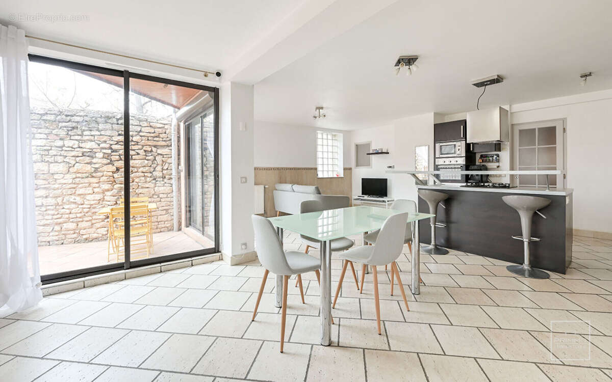 Appartement à ANSE