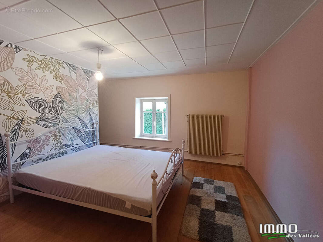 Maison à GRANGES-SUR-VOLOGNE