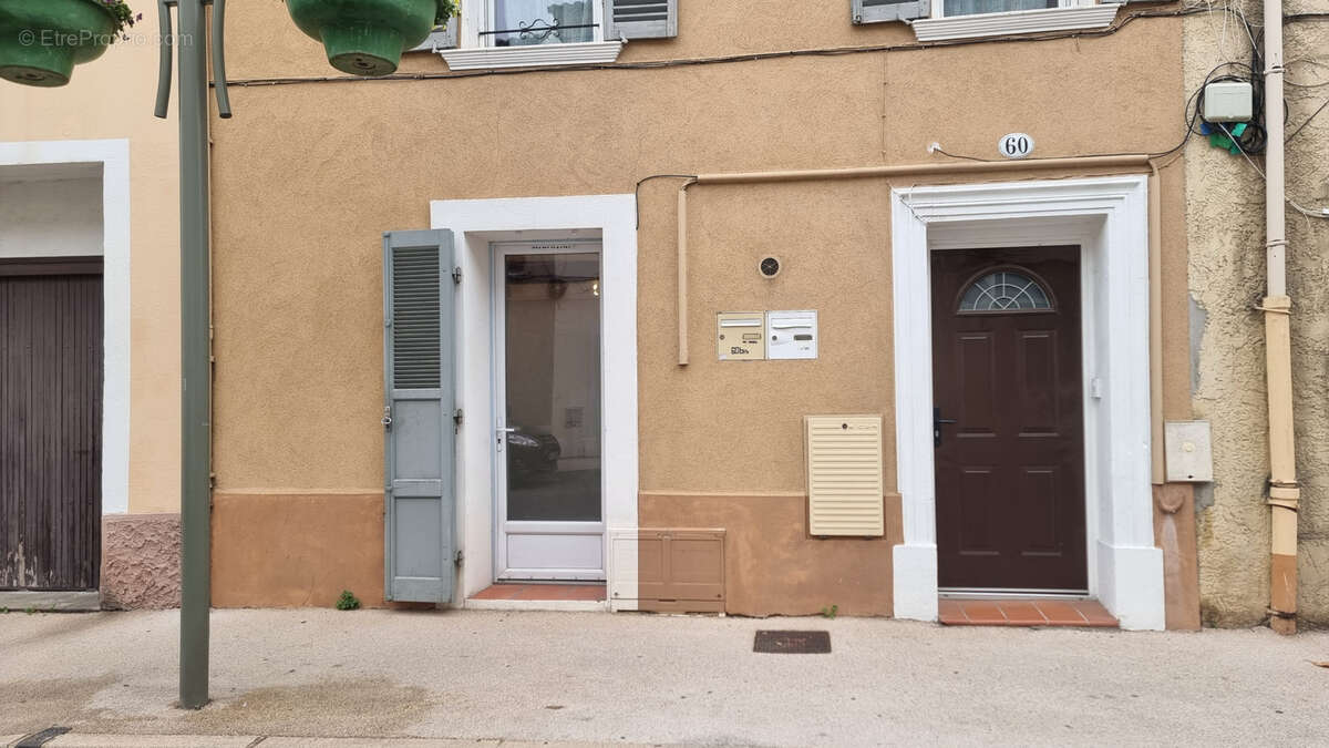 Appartement à LA CRAU