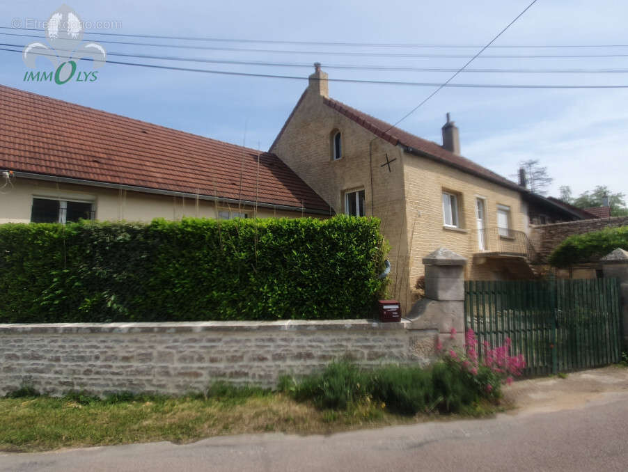 Maison à SAINT-LOUP-GEANGES