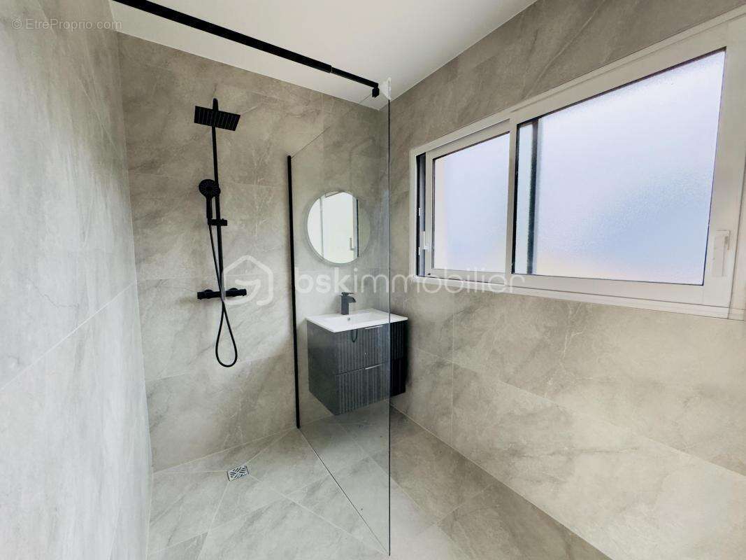 Maison à PUGNY-CHATENOD