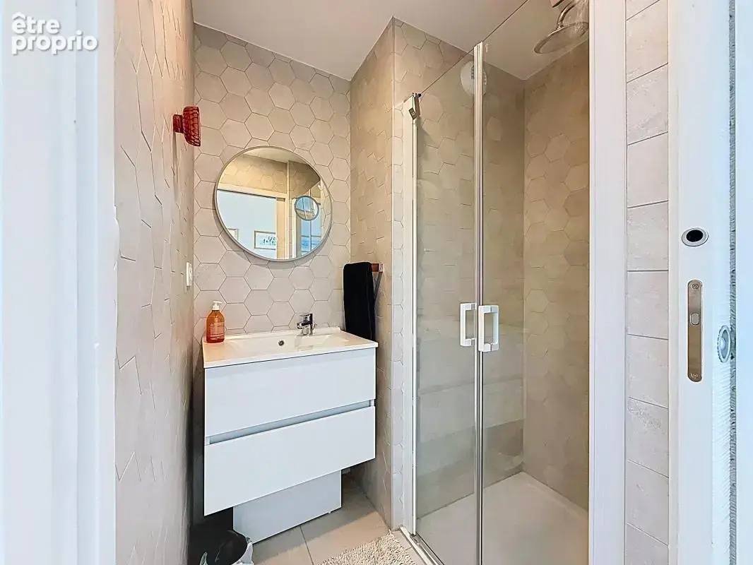 Appartement À Vendre - Dernier étage avec ascenseur privatif, terrasse et vue mer - photo 9
