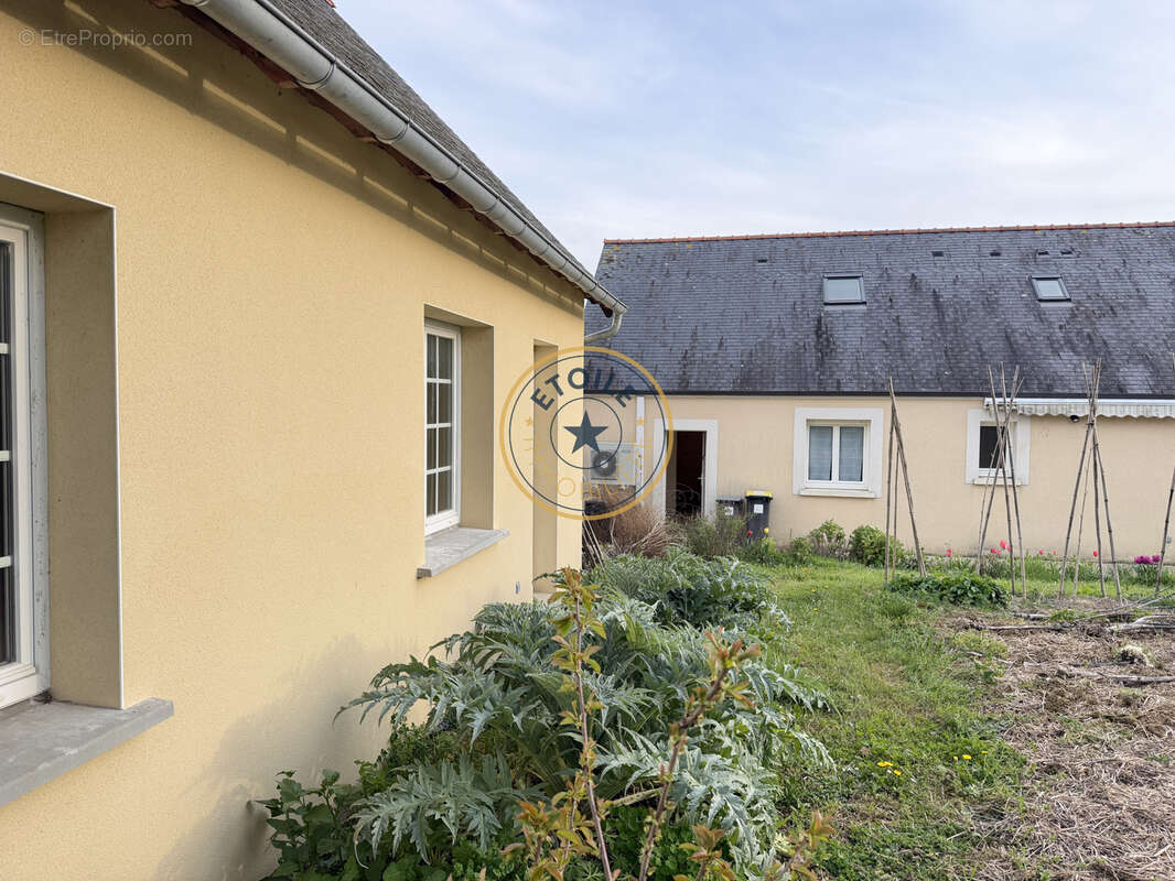 Maison à HUILLE