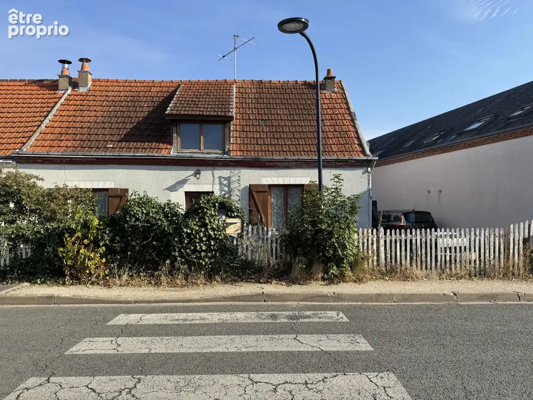 Maison ancienne à rénover avec très gros potentiel. - photo 1