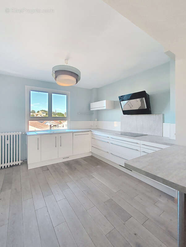 Appartement à VILLENEUVE-LES-AVIGNON