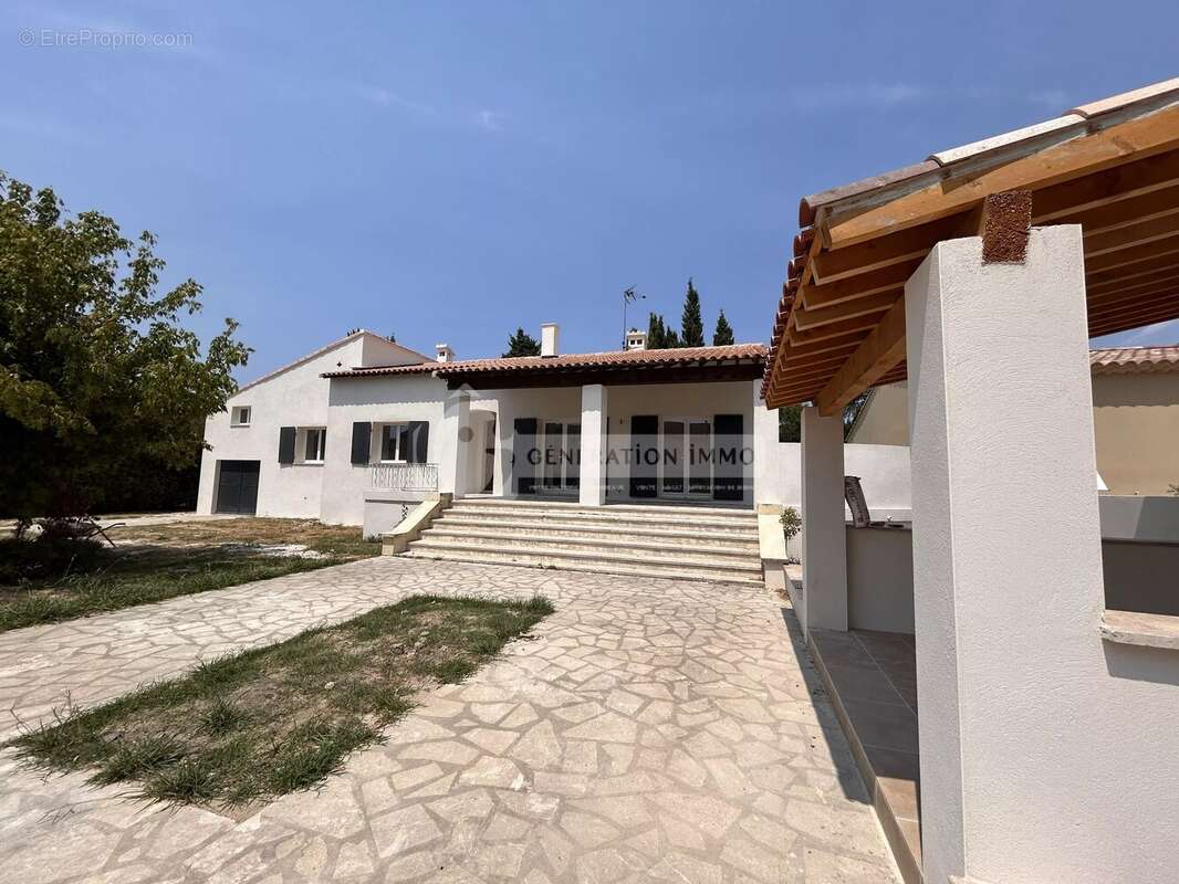 Fontvieille - Maison rénovée 4 chambres - photo 3