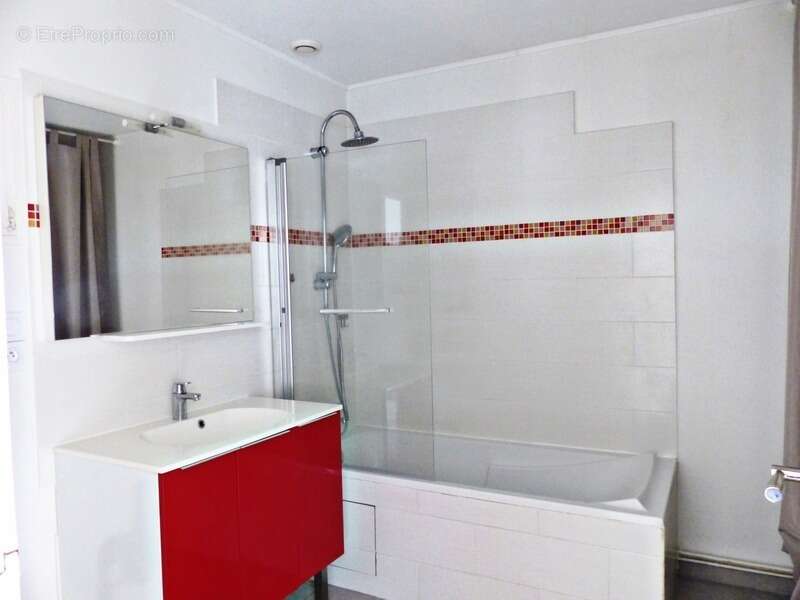 Appartement à NEUVILLE-LES-DAMES
