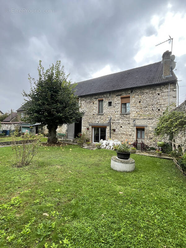 Maison à GOMMECOURT