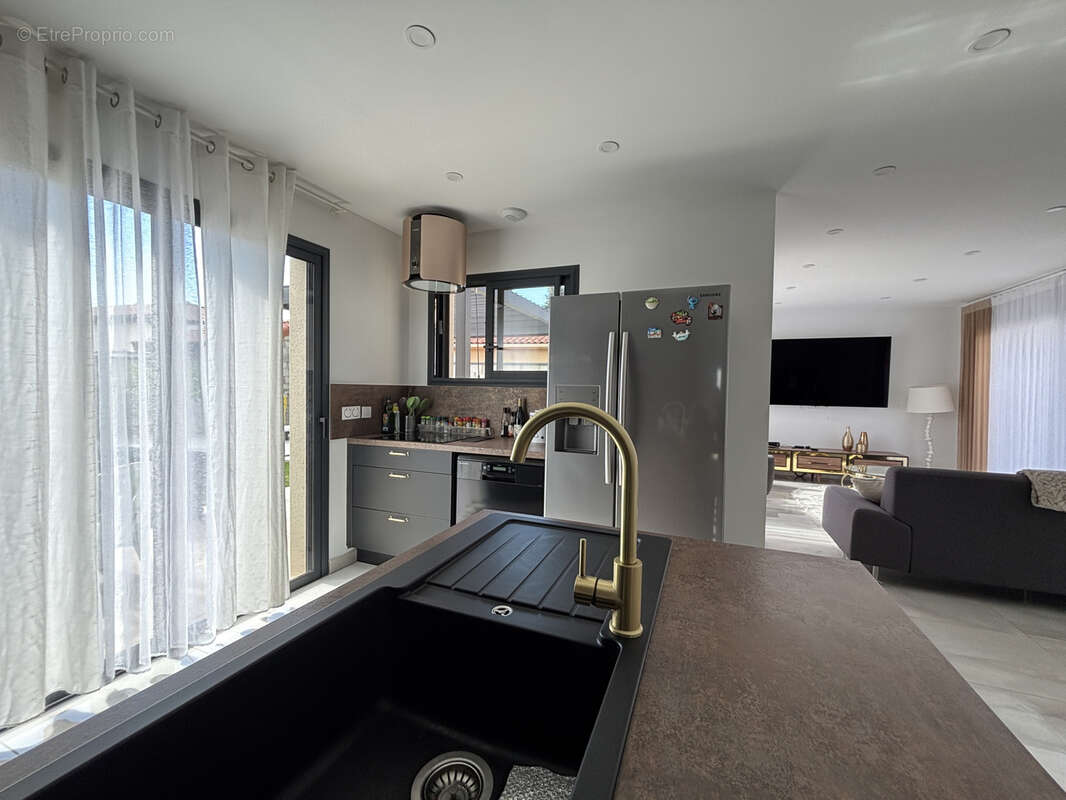 Maison à LIVRON-SUR-DROME