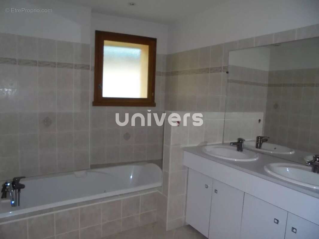 Maison à SAINT-PERAY