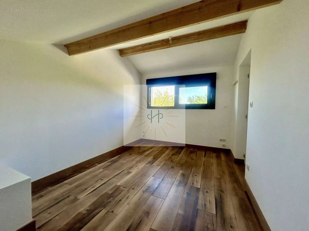 Maison à MONTELIMAR