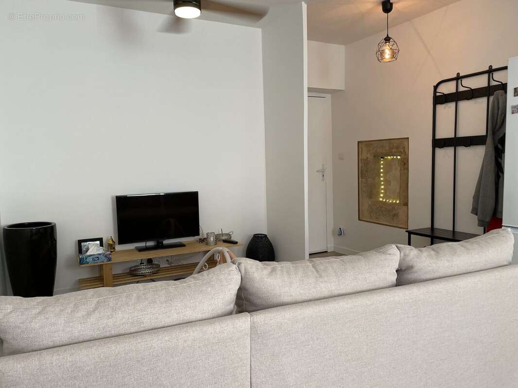 Salon appartement 55 m² Béziers - Appartement à BEZIERS