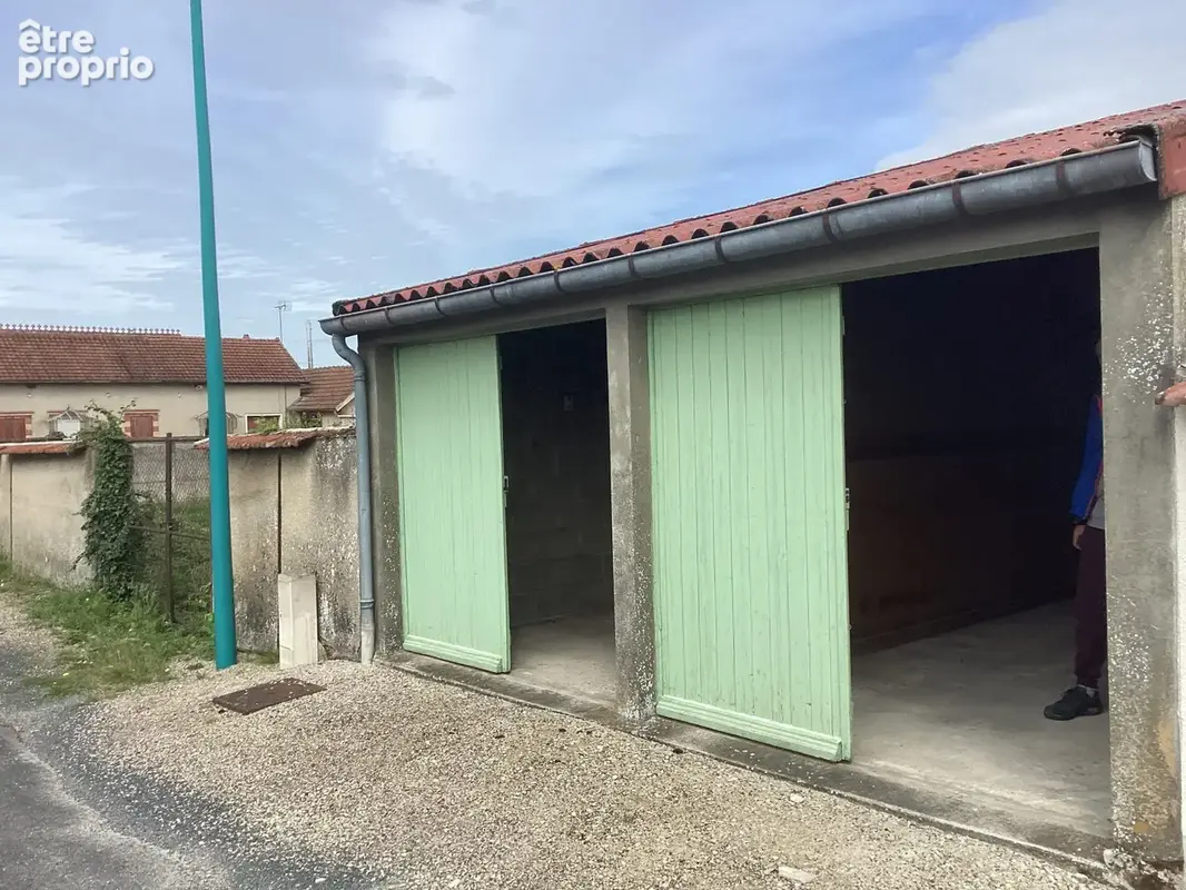 Petite maison ancienne mitoyenne d'un côté à rafraîchir - photo 19