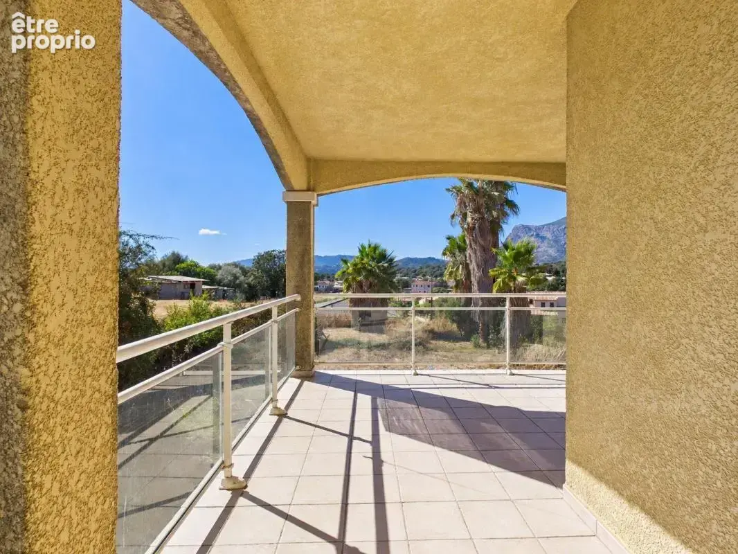 A vendre f2 avec terrasse plaine de peri - photo 4