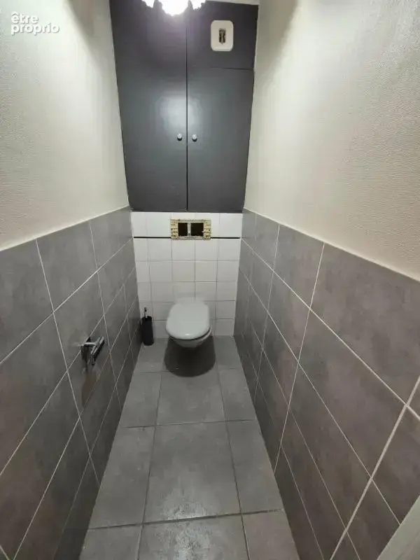 T4 entièrement rénové dans une petite copropriété. Balcon profitable carrelé - photo 19