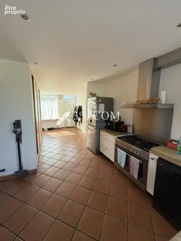 Maison de Ville, entièrement rénovée, 2 chambres, terrasse e - photo 5