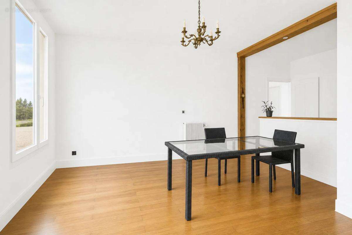 Maison à SAINT-PRIX-LES-ARNAY