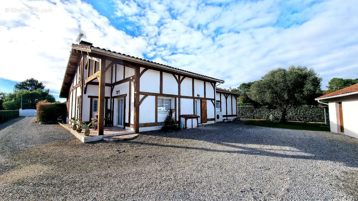 Maison à LIT-ET-MIXE