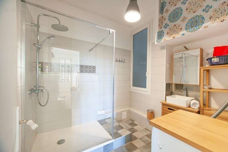 Appartement à MARSEILLE-1E