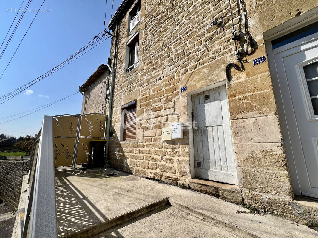 Maison à RAUCOURT-ET-FLABA