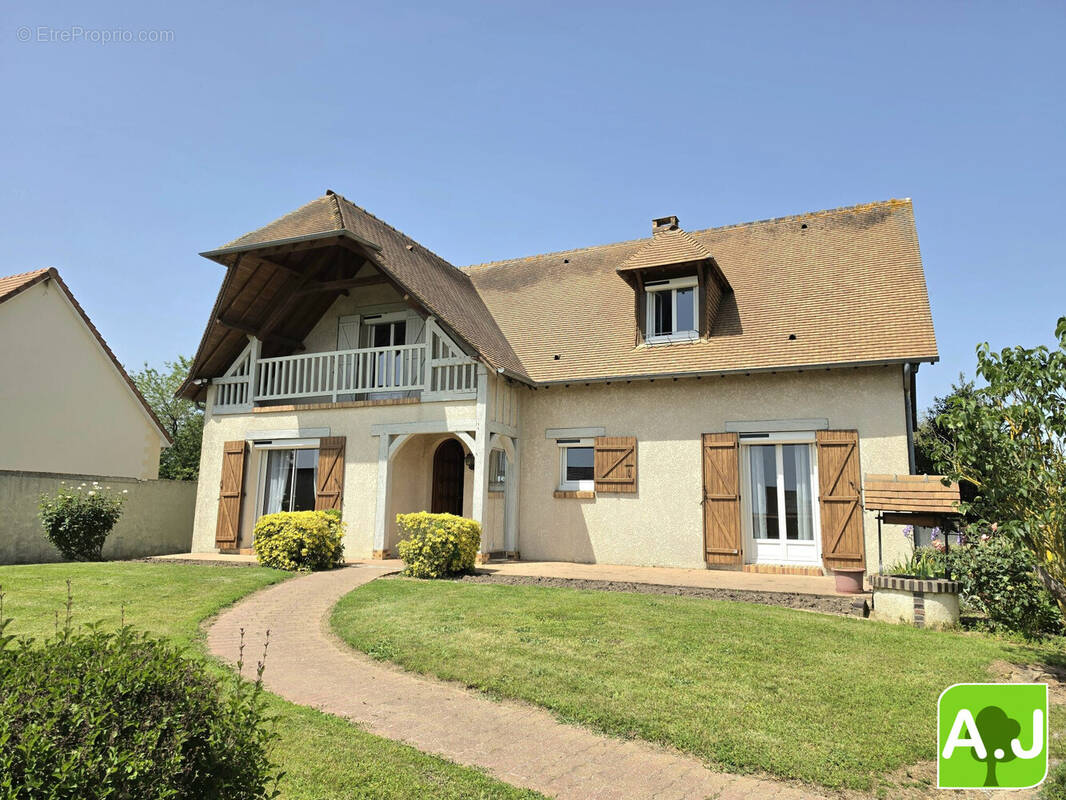 Maison à EZY-SUR-EURE
