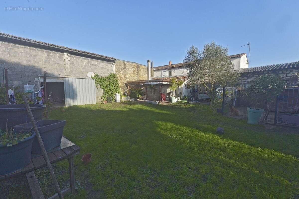 Maison à NIEULLE-SUR-SEUDRE