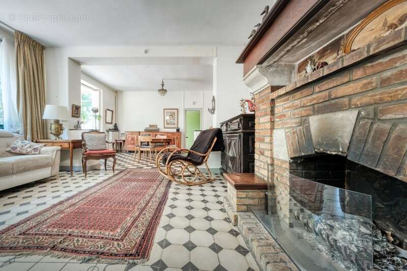Maison à vendre 7 pièces ORSAY (91), centre-ville, 5 chambres, charme et authenticité, magnifique jardin - photo 7
