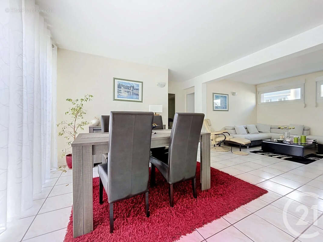 Appartement 74 m² à Epinal  - photo 8