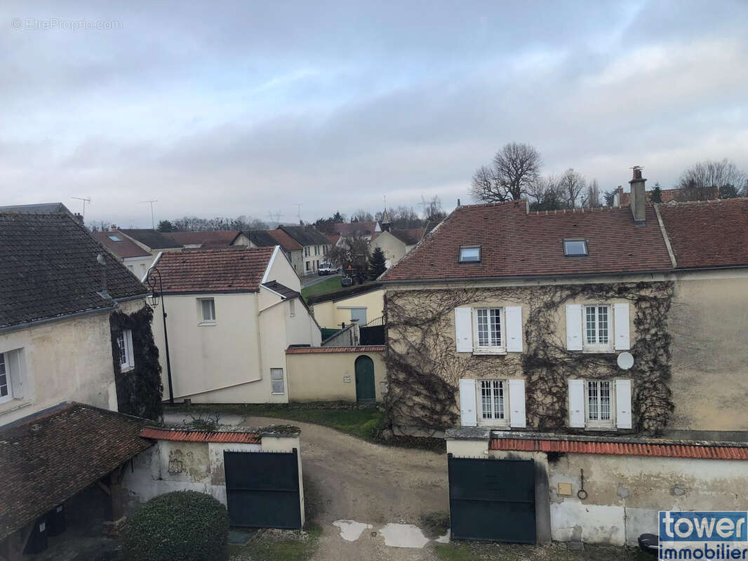 Maison à POINCY