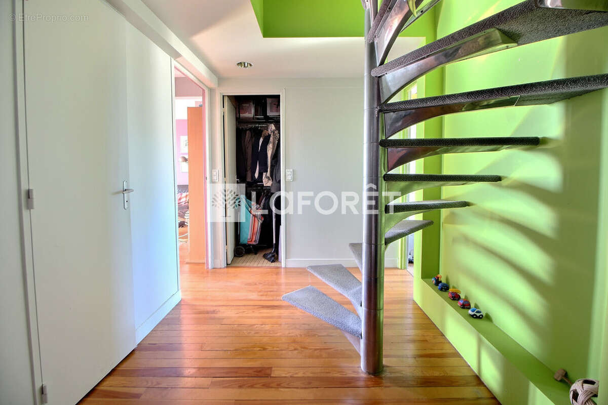 Appartement à SURESNES