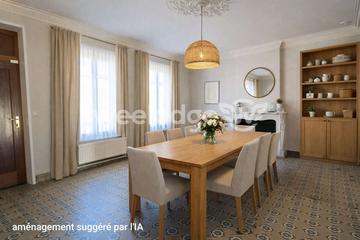 Maison à SAINT-REMY-CHAUSSEE