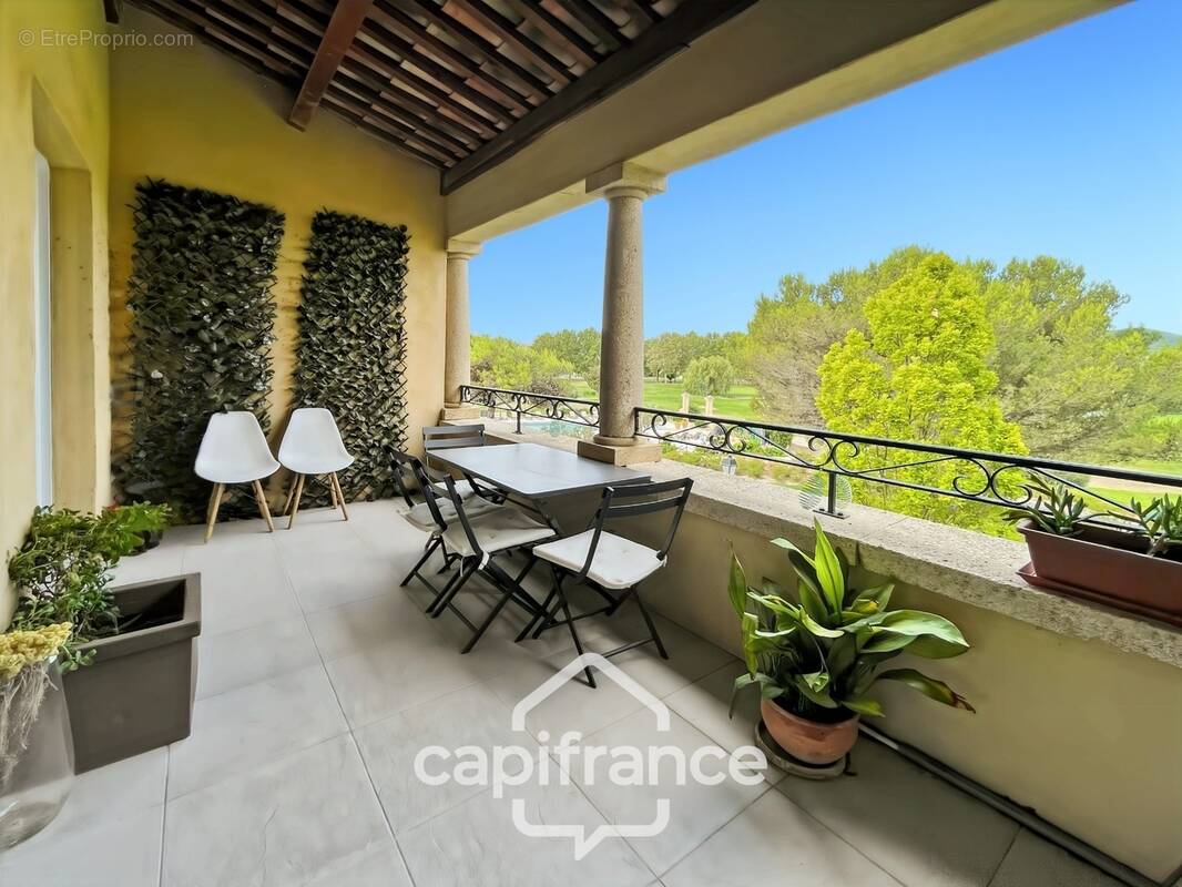 Appartement à MALLEMORT