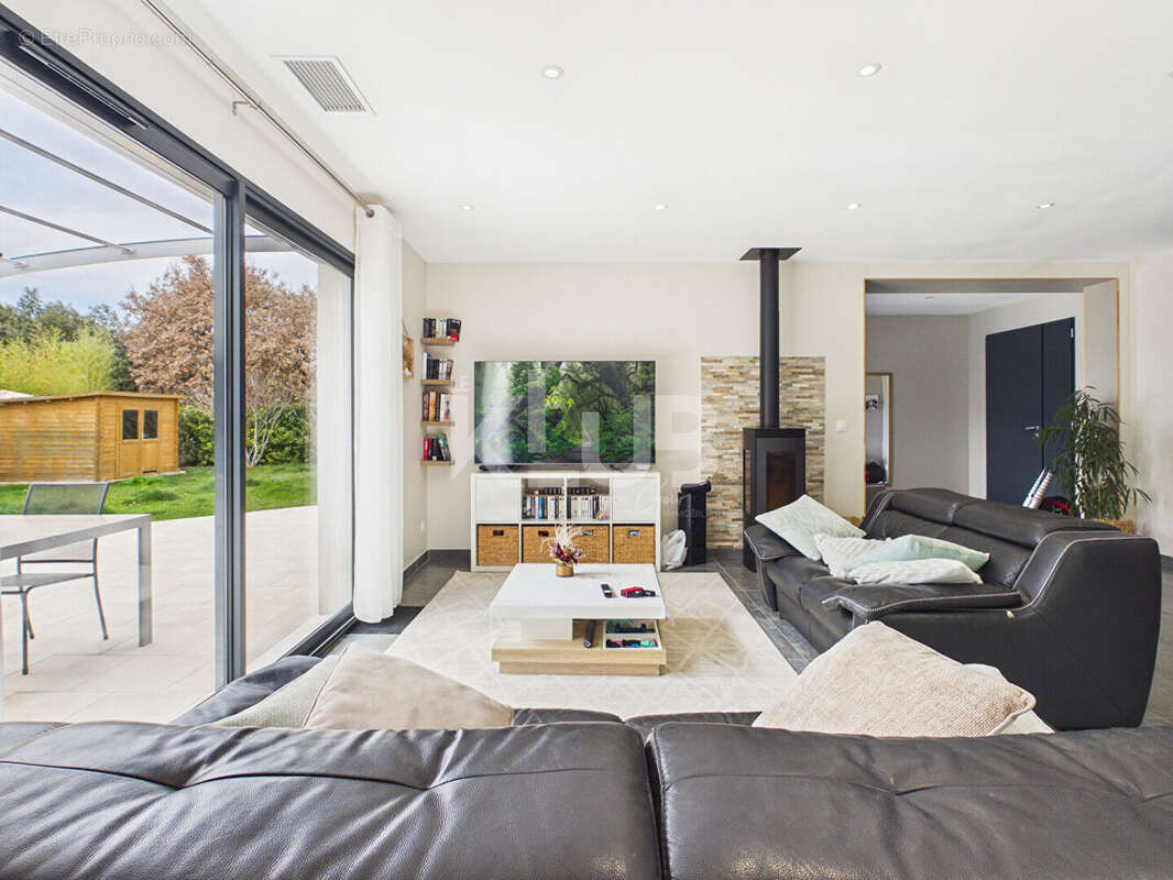 Maison à VINON-SUR-VERDON