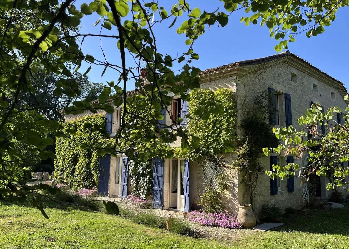 Maison à SAINT-CLAR