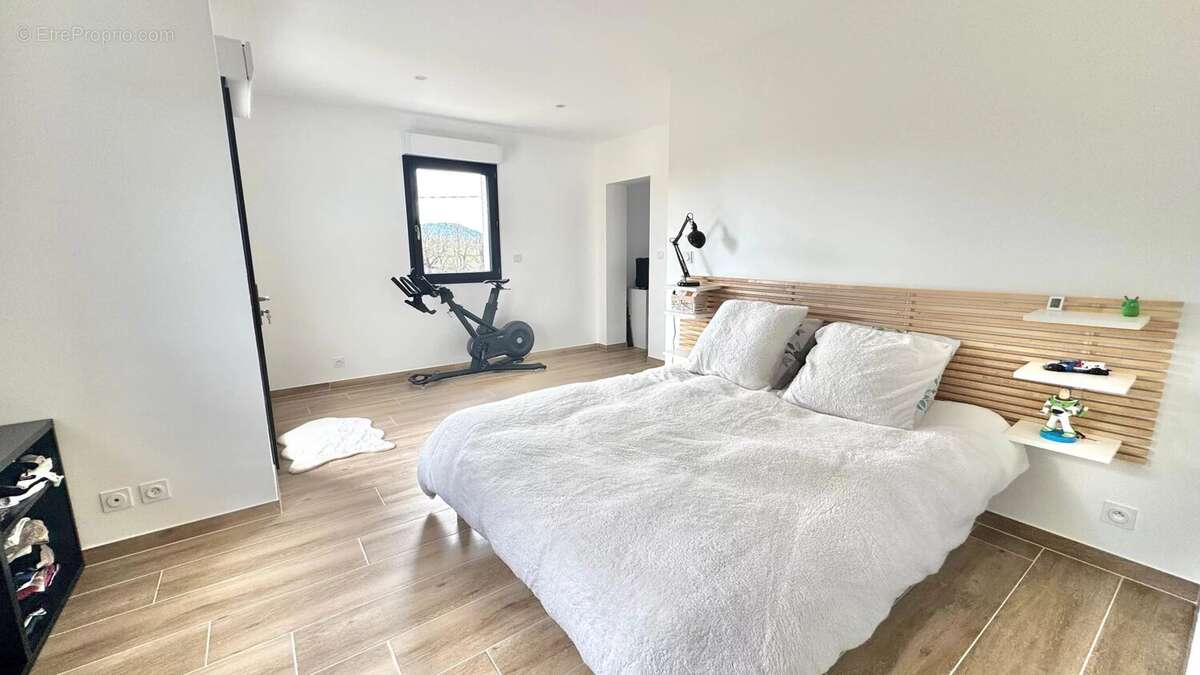 Maison à FORCALQUEIRET