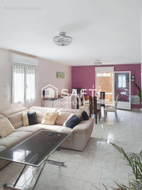 Photo 2 - Maison à ROMILLY-SUR-SEINE