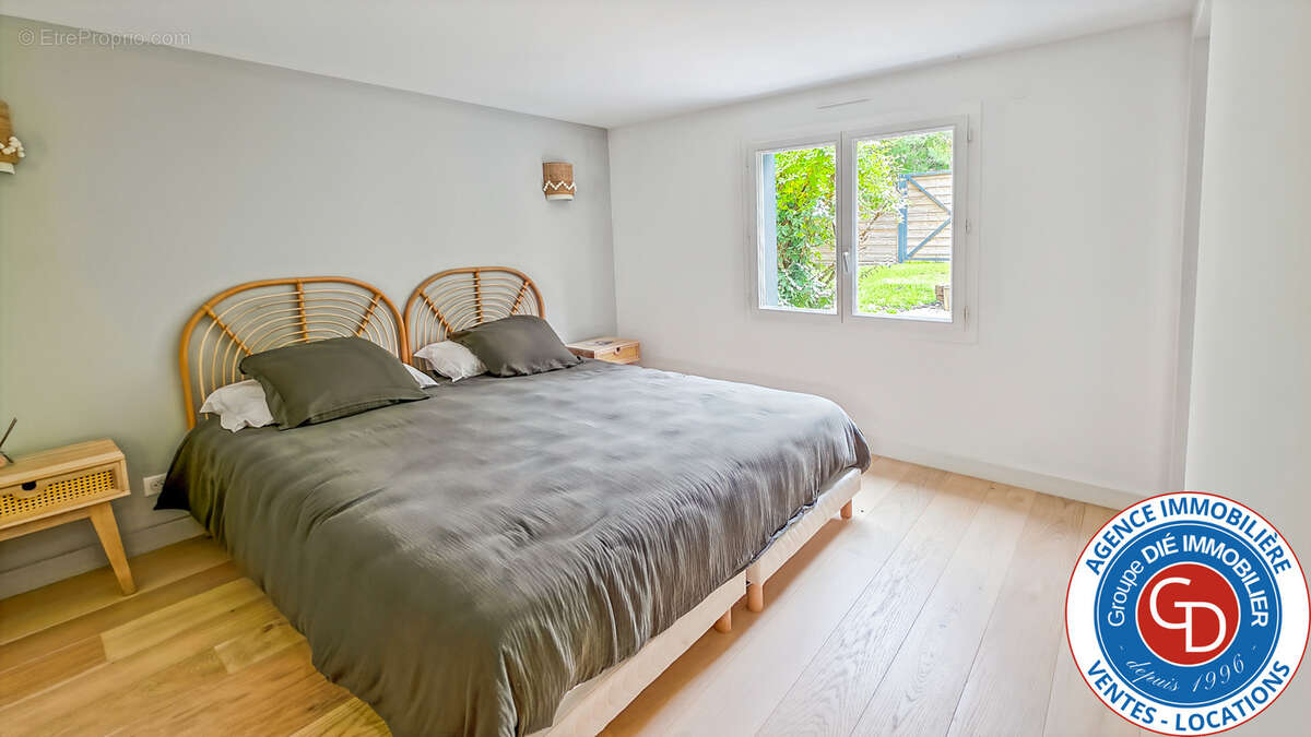 Magnifique villa rénovée avec 5 chambres, piscine et garage - photo 22