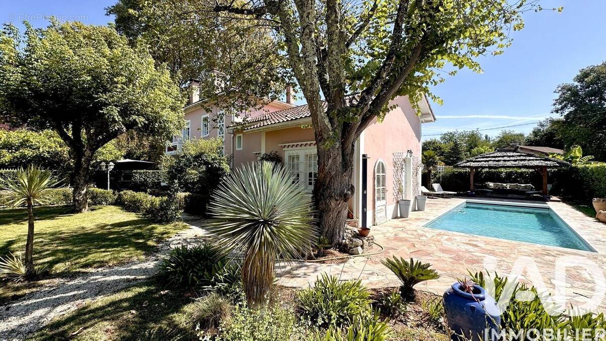 Photo 1 - Maison à ROQUEFORT
