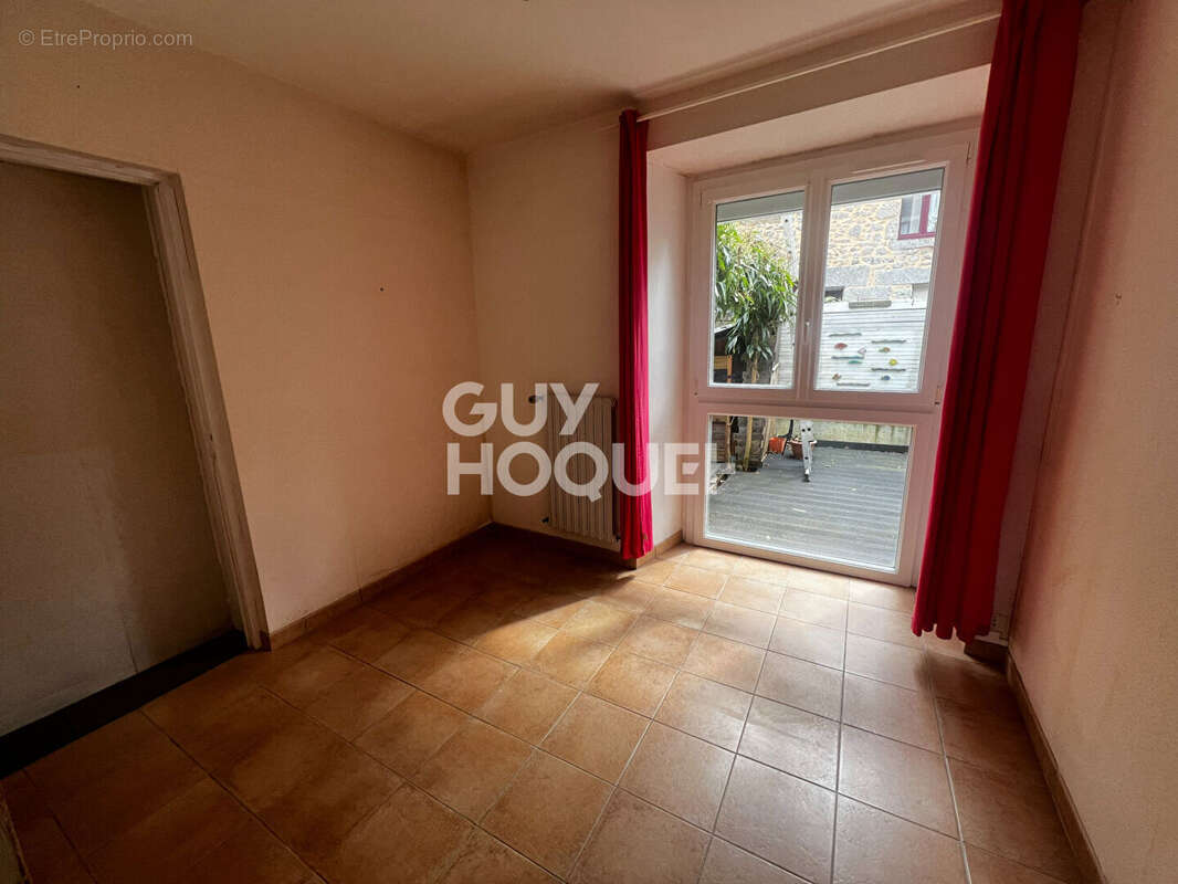 Maison à LE TRONCHET