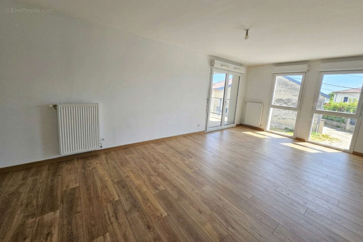 Appartement à MIONS