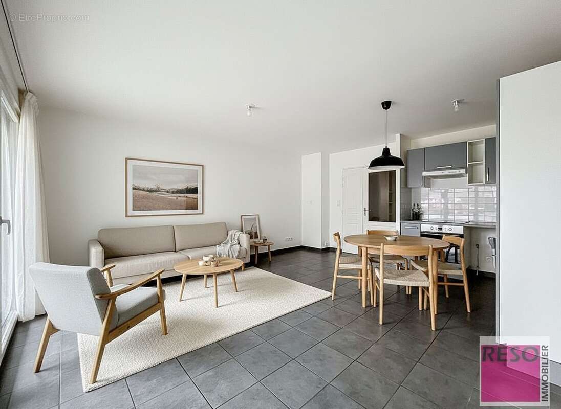 Appartement à ETREMBIERES