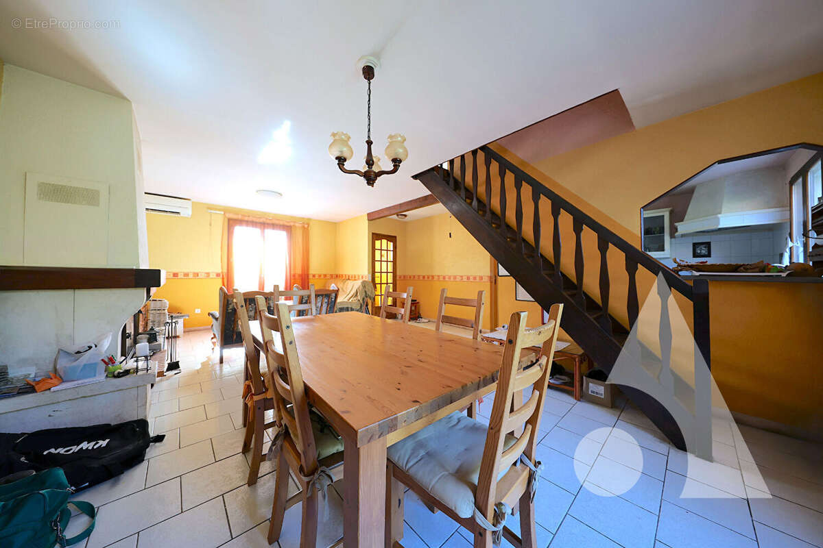 Maison à SAINTRY-SUR-SEINE