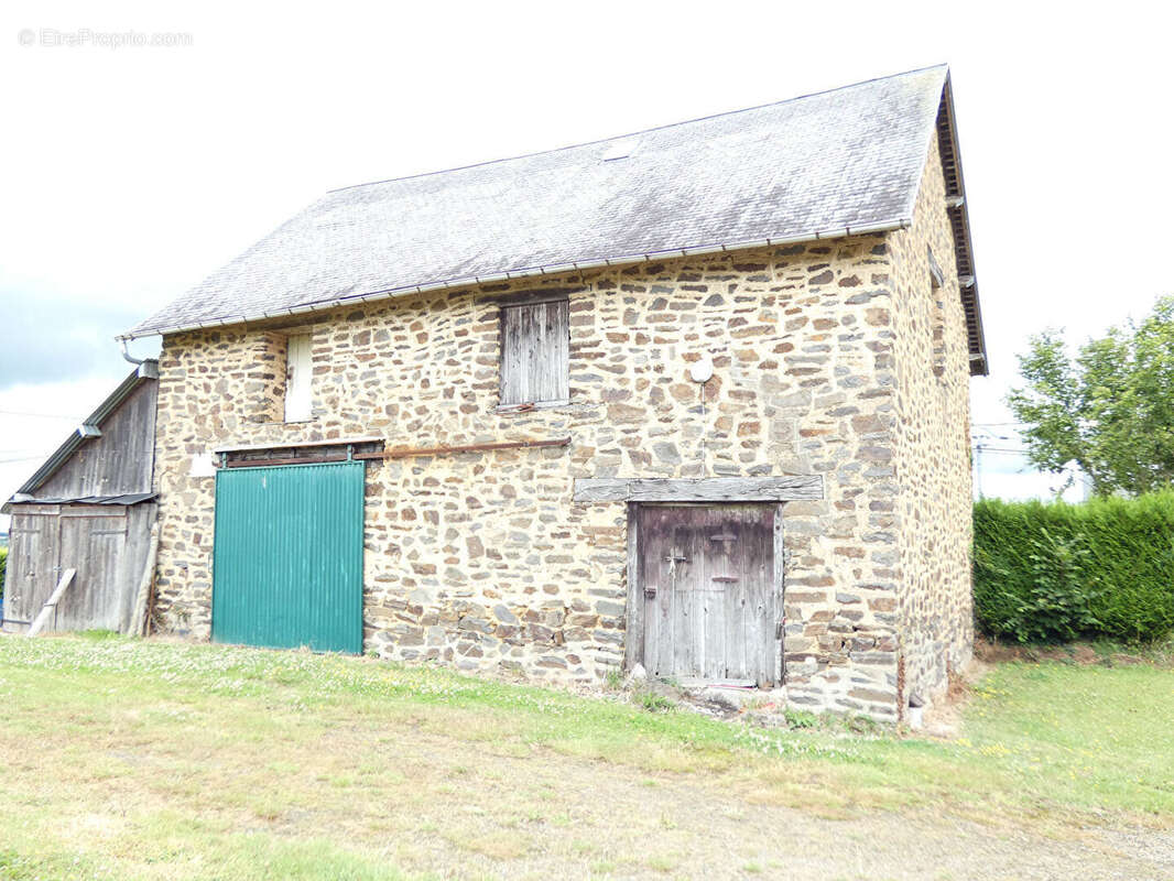 Maison à SAINT-HILAIRE-DU-HARCOUET