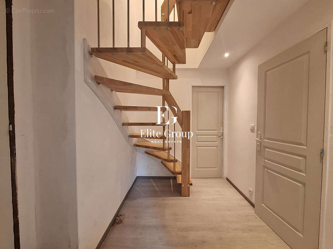 A vendre maison de 107 m² 5 pièces à Chazelles - photo 9