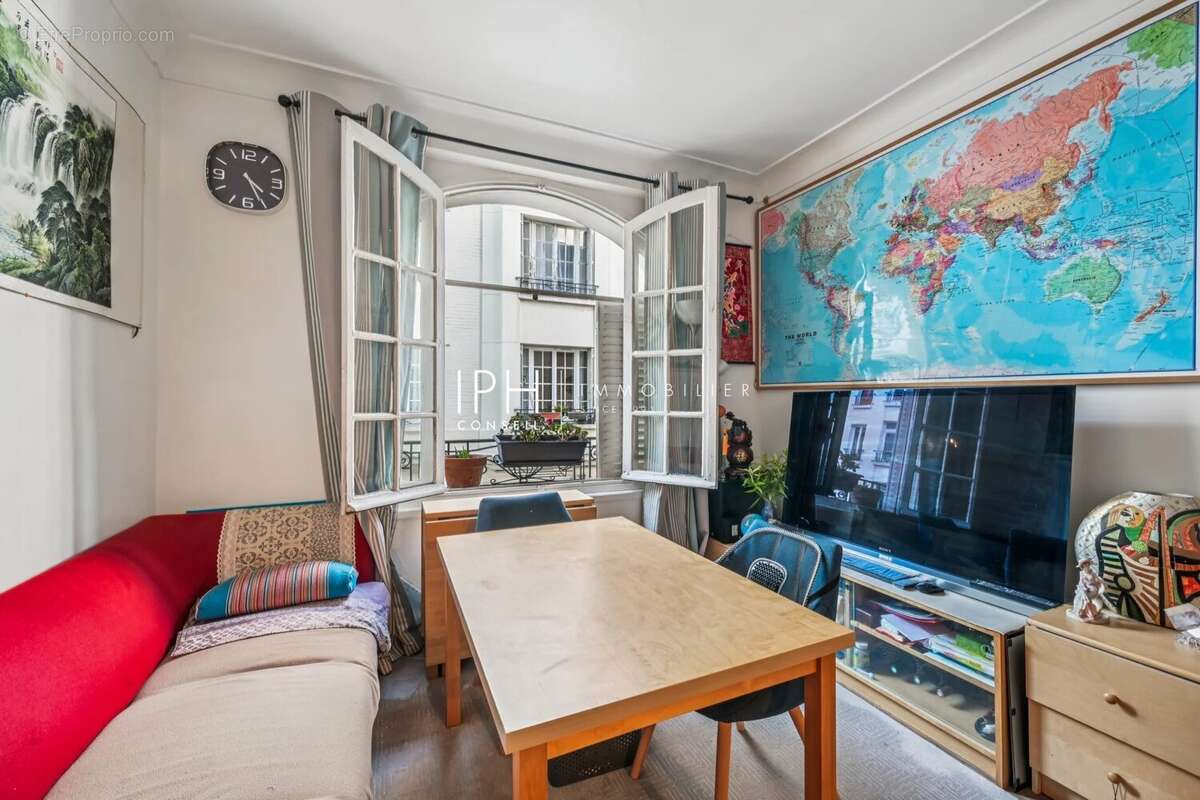 Appartement à COURBEVOIE