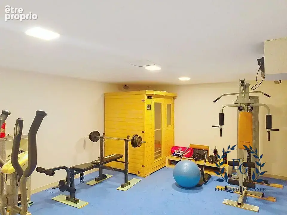 Maison 10 pièces 260 m² à vendre à Villeveyrac (34560) - photo 7
