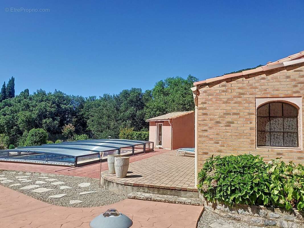 Maison à LA TOUR-SUR-ORB