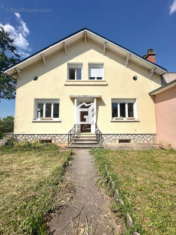 Maison à LUC-LA-PRIMAUBE