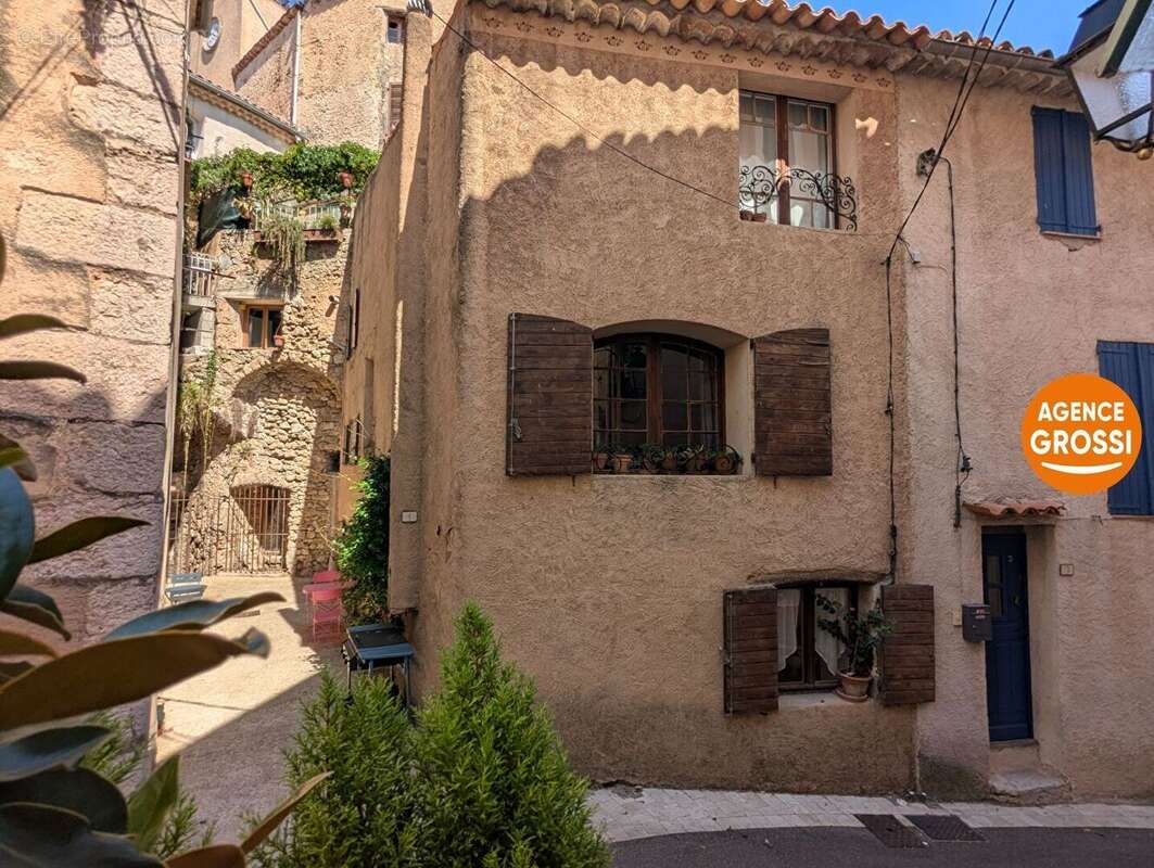 Maison 100 m² à Villecroze  - photo 2
