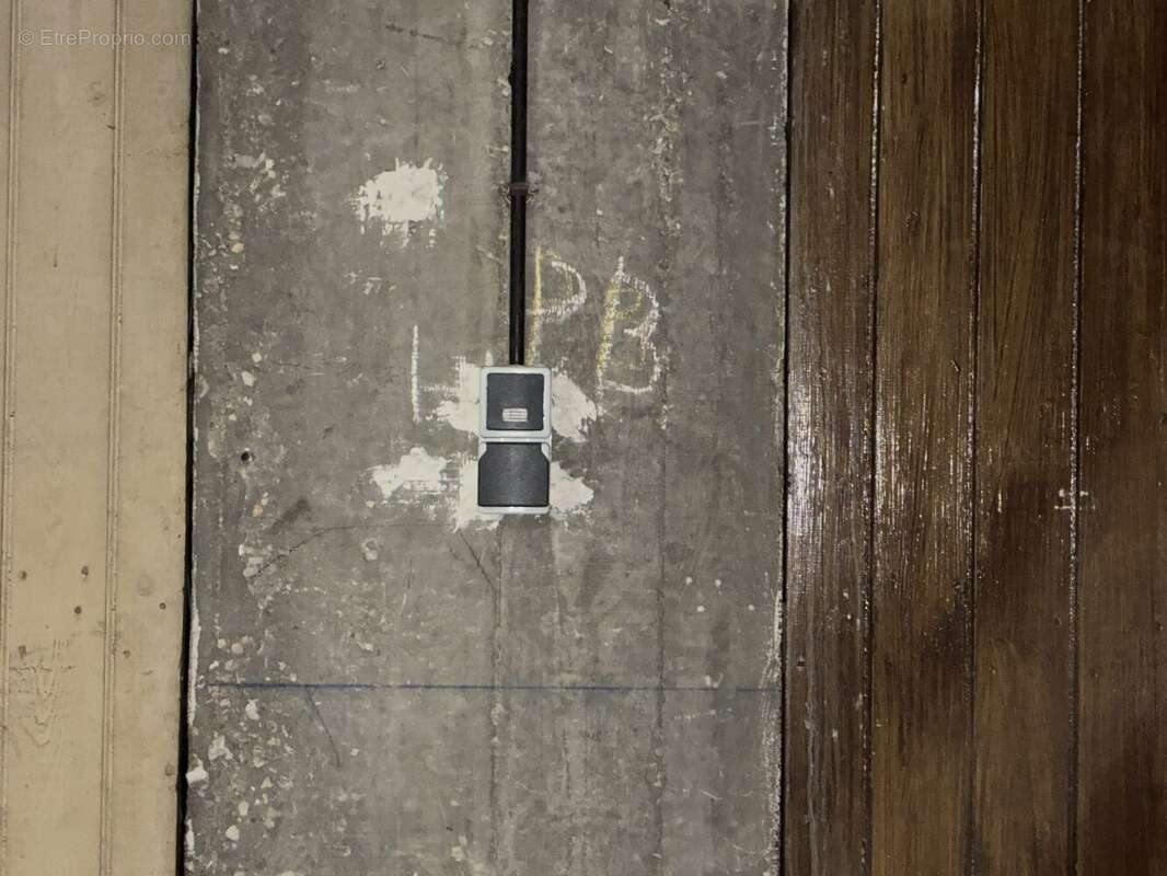 Parking à SAINT-MAUR-DES-FOSSES